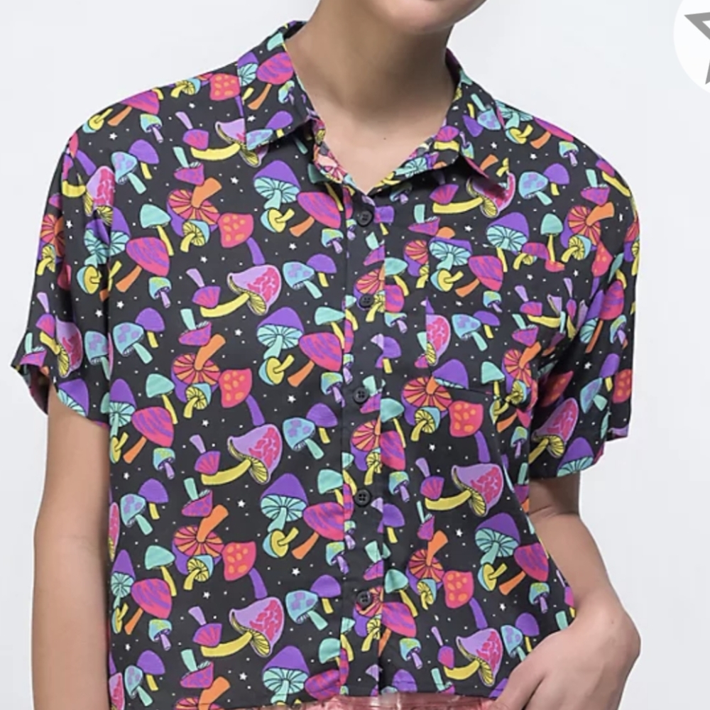 A-Lab Kona Mushroom Print Black Short Sleeve Button Up Crop Shirt M EUC